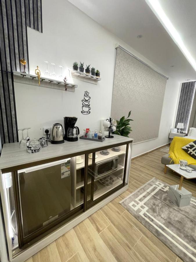 Modern Apartment *