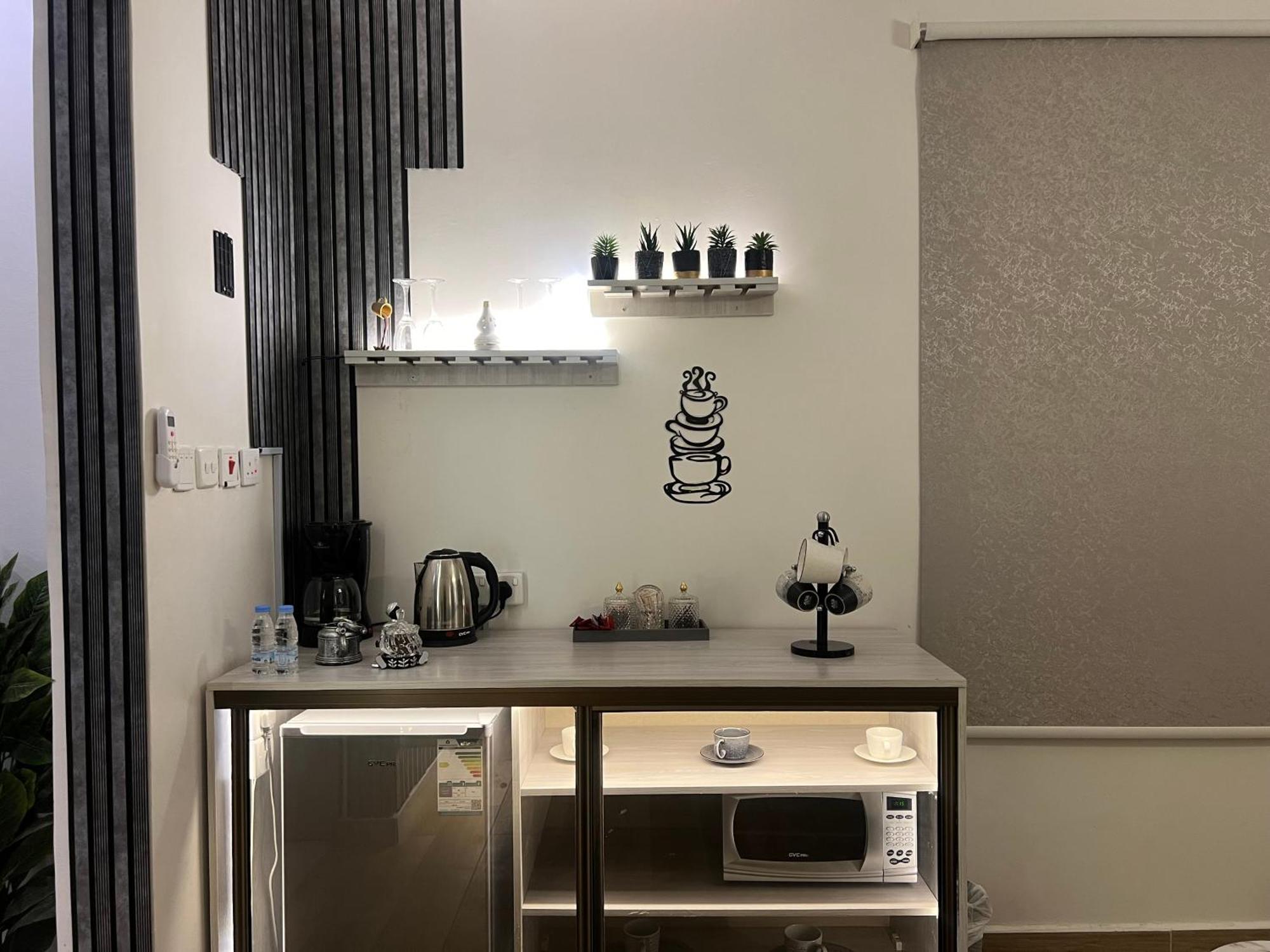 Modern Apartment *